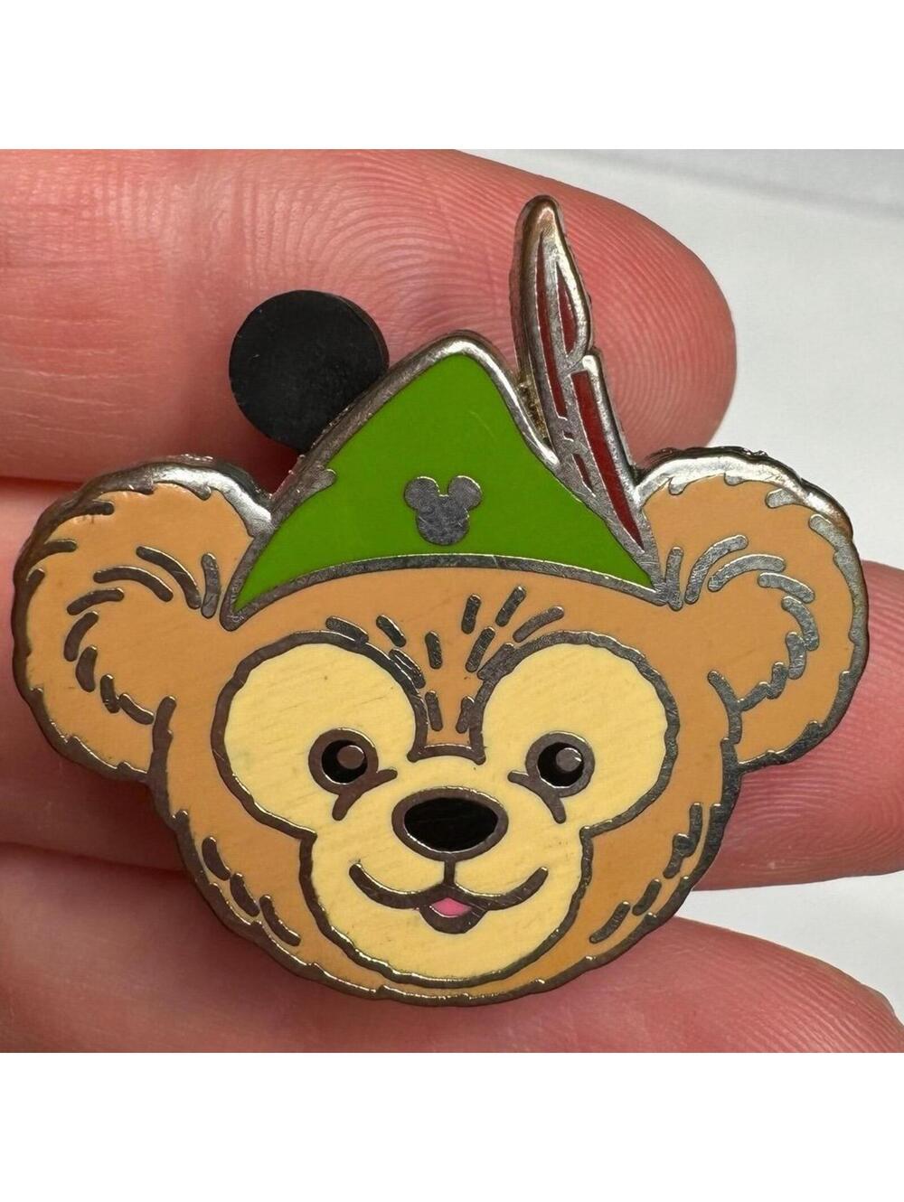 Disney parks Duffy bear goofy hat pin hidden mickey